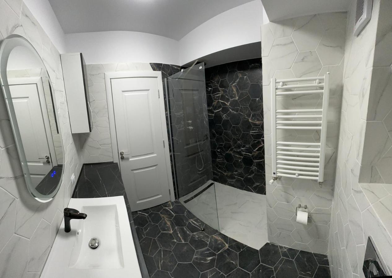 Apartament Lux Bacovia 2 Apartment บาเคา ภายนอก รูปภาพ